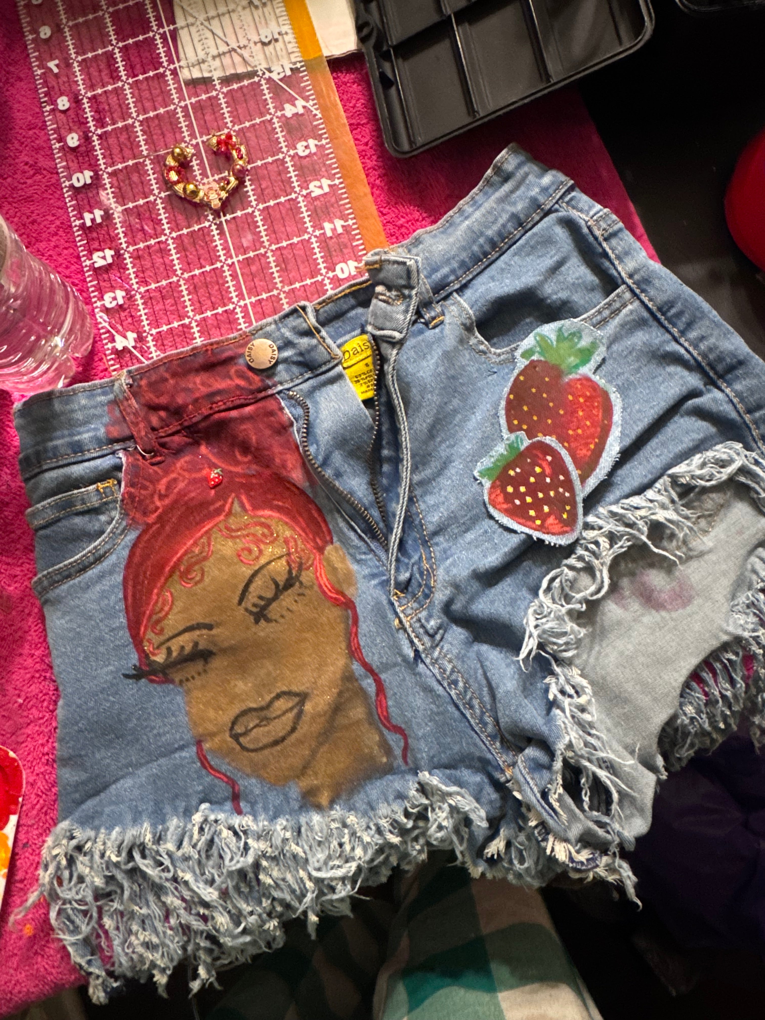 Black girl shorts (Customs)